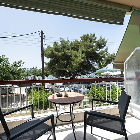 Beachfront Oasis By Luxlikehome בית נופש *